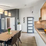 Radovan 2 Apartman *